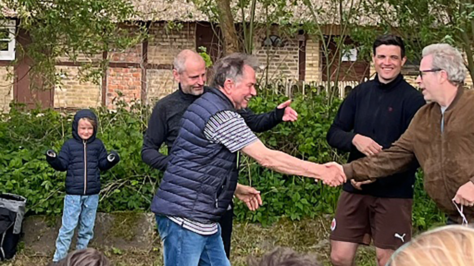 960x540_1000060513 Händedruck mit dem Bürgermeister